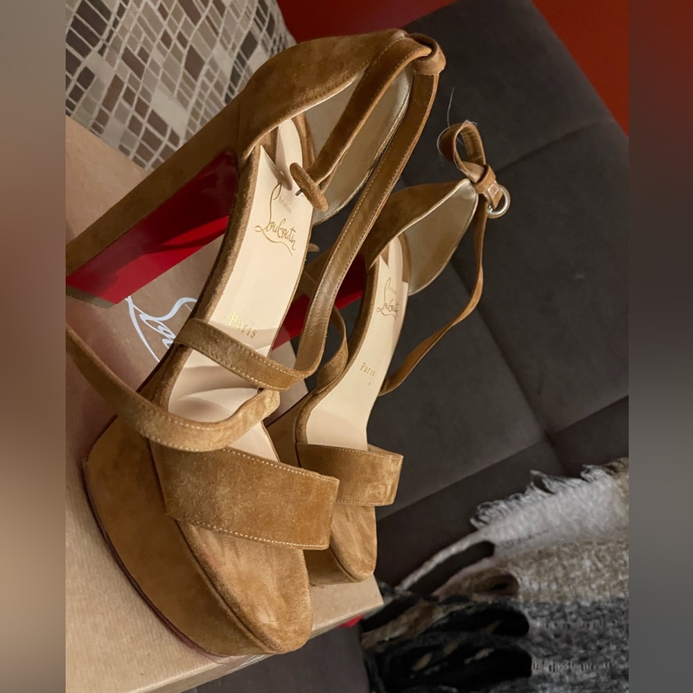 LOUBI BEE  ALTA 130 VEAU VELOURS